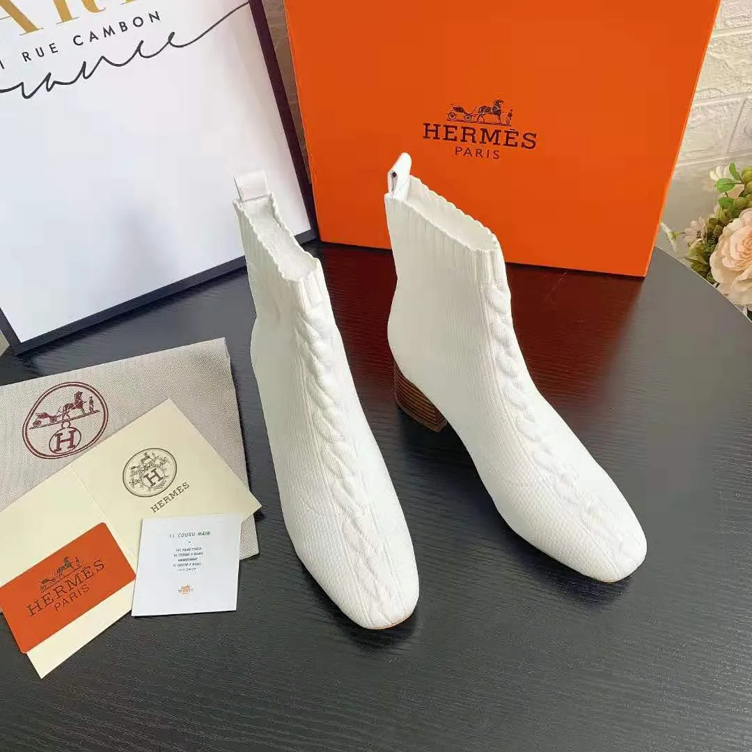 👟👟Ex-factory price 460👟👟 Hermes Hermes early autumn new model, the highest version on the market! Original board 1:1 purchasing level quality.  This is the youngest item from the H family this season! It’s just right to wear this season, it looks great on your feet and looks particularly slender 🌹 Fabric: Original 1:1 molded imported knitted upper, sheepskin lining. The heel is the latest molded horseshoe heel this year, with a heel height of 6.5cm 🌹 Size number: 34-41 (34.40 41/42 customized) 🌹 Outsole: Rubber sole and genuine leather sole optional 🌹Color: black, white, blue, burgundy 🌹Packaging with cloth bag certificate